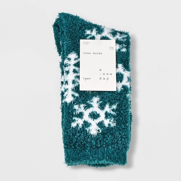 Snowflake Cozy Crew Socks - Picture 3 of 3